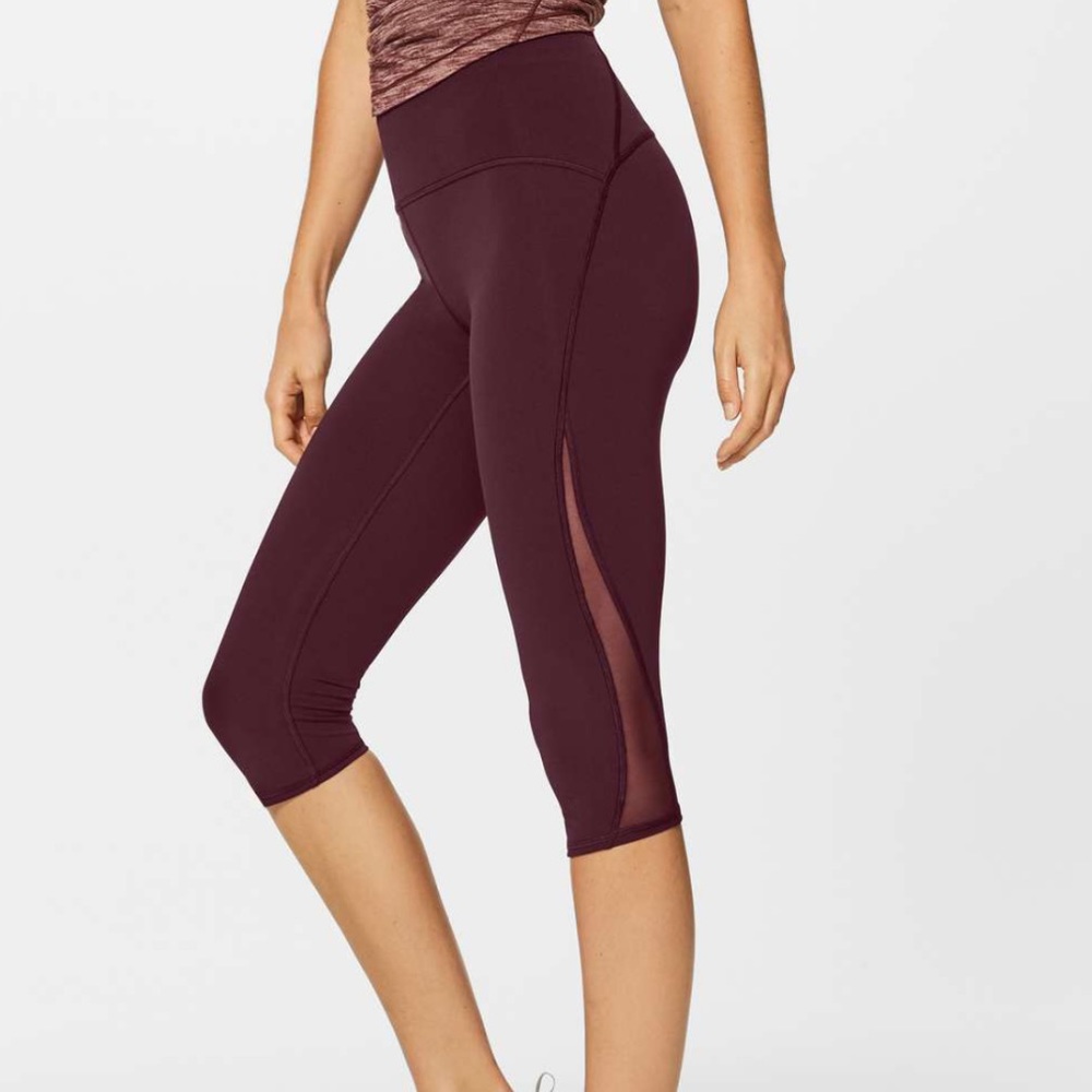Lululemon train times crop 17”